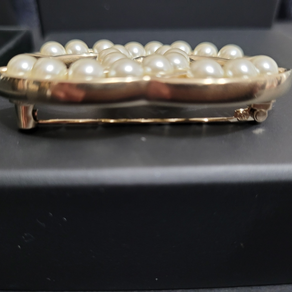 CHANEL Brooch /NEW - Picture 4 of 7